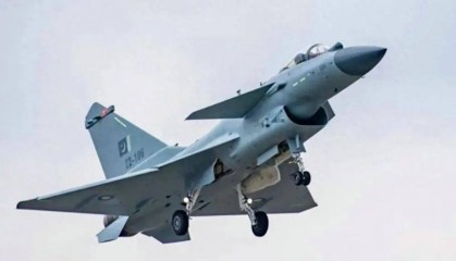 印巴空战升级:歼-10CE击落阵风,台湾军迷哑口无言,西方武器神话终破灭!