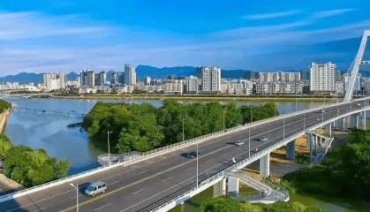 黄喜忠主持召开市委常委会（扩大）会议