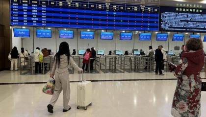 不一样的春运：北京站售票窗口一天仅售出两千张票，无纸质票