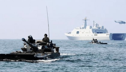 解放军做好准备!东部战区司令员亲自表态,当场撂下两句重话