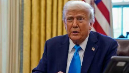 准备登机离国,78岁特朗普上任首访,中方火速致电,对美称呼已变