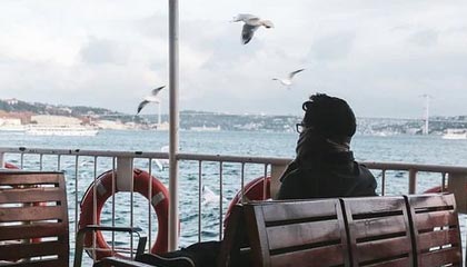 上海航交所:红海局势影响消退,波斯湾航线即期市场订舱价格继续回落