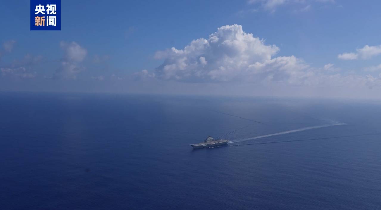 海军辽宁舰、山东舰航母编队完成实战化训练任务